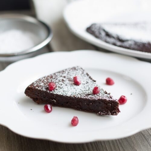 Flourless Chocolate Cake / The Stylist Quo