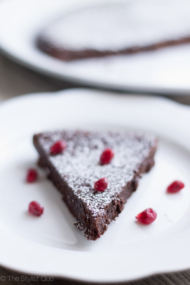 Flourless Chocolate Cake / The Stylist Quo