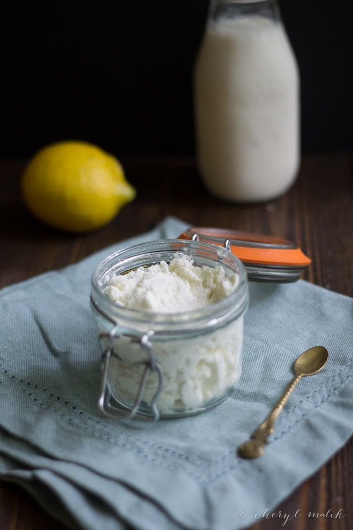 Homemade Goat Cheese - Vegetarian, 2 ingredients, 2 hours. Could this be any more perfect?!