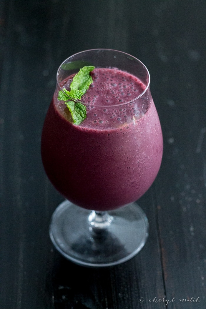 Berry Mojito Smoothie. Cool mint and sweet summer berries mingle together for the perfect summer smoothie!