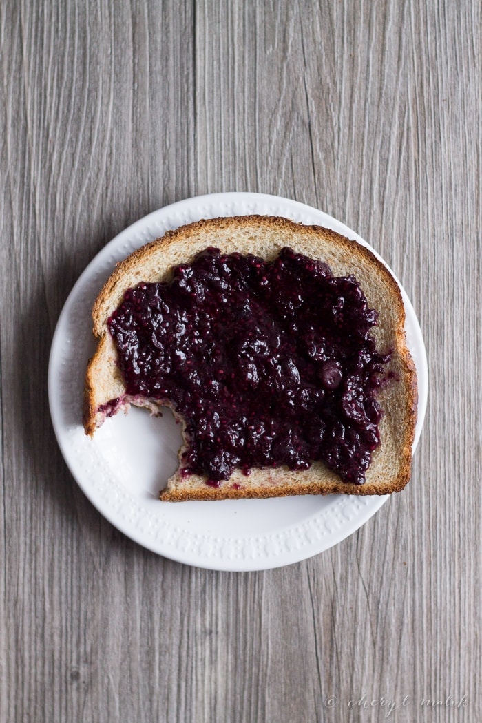 Blueberry Chia Jam. 4 ingredients, 20 minutes, loaded with antioxidants, vitamins, and minerals!