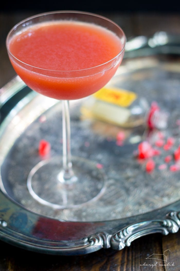 Redhead cinner. This strawberry and whiskey cocktail is fruit and warm, bright and cozy.. and is about to become your new year-round favorite cocktail!