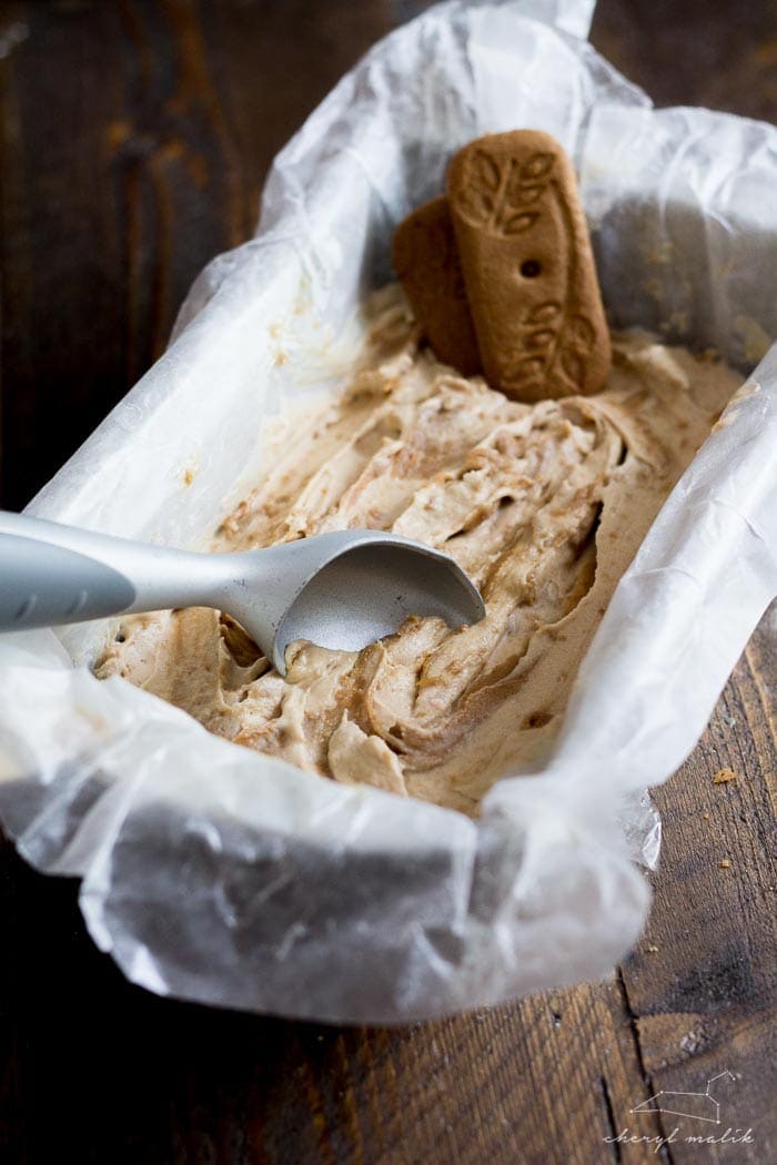 Cookie Butter Earl Grey ice cream (vegan). Just as good--maybe even better--than it sounds! Complete with Speculoos crumbs and a Cookie Butter swirl mixed in.