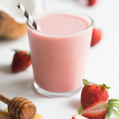 Strawberries and cream smoothie: 3 simple ingredients blend together for a perfectly rich, indulgent smoothie. 40 Aprons