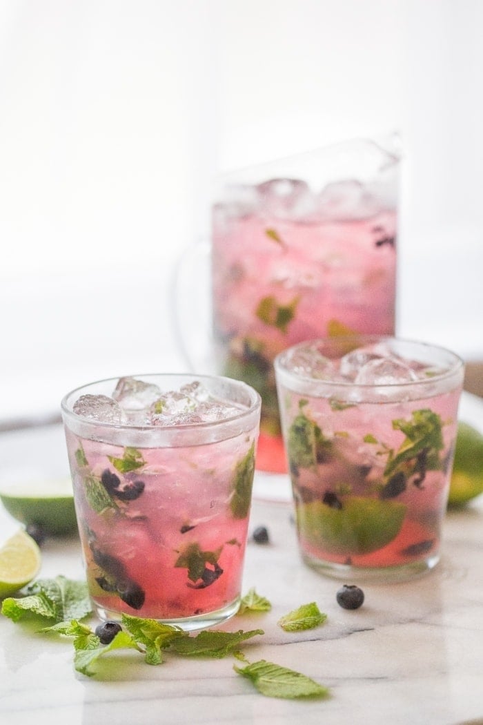 Blueberry Mojitos for a Crowd - perfectly light, minty, fruity and easy // 40 Aprons