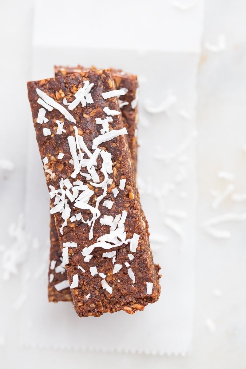 These paleo Almond Joy Lara bars are the perfect combination of coconut and chocolate and are super healthy. A filling and quick paleo snack, they're also Whole30-compliant. Very similar to chocolate coconut chew Lara bars.