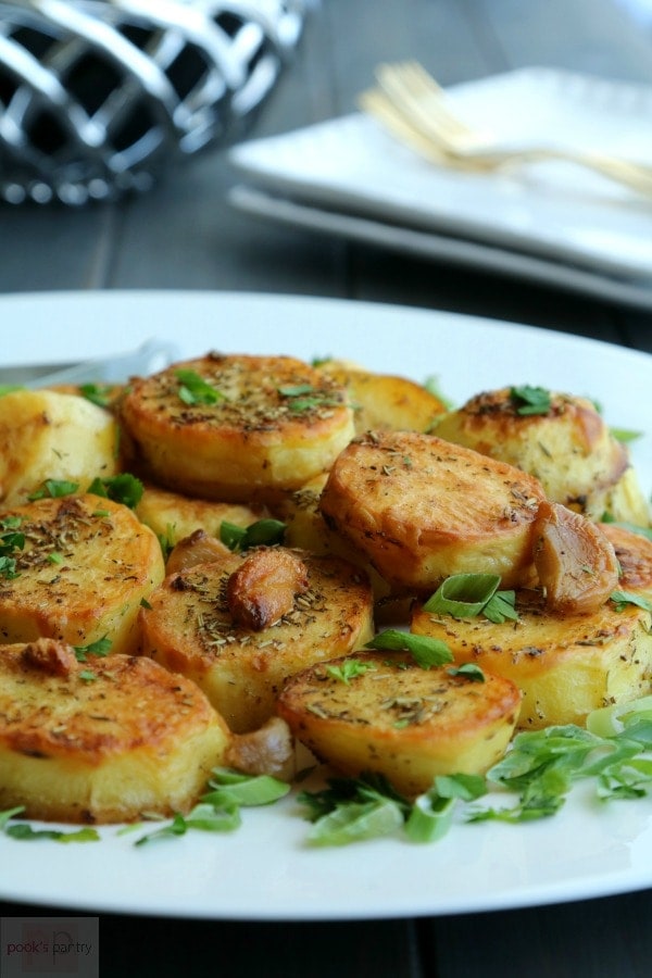 Melting potatos with garlic