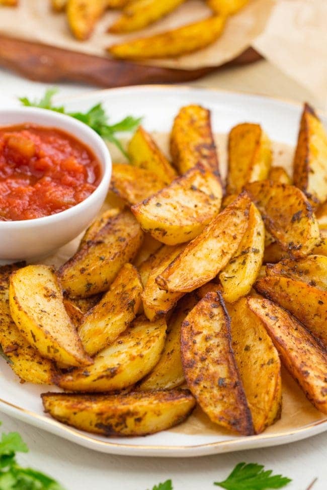 Spicy potato wedges