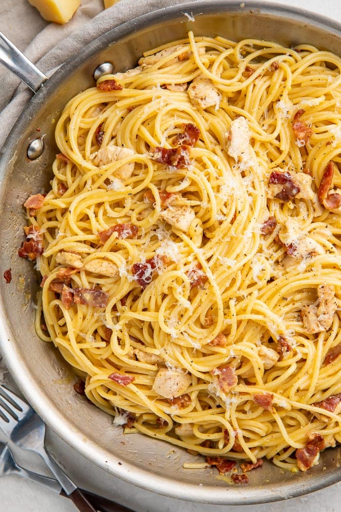 Chicken carbonara in a skillet