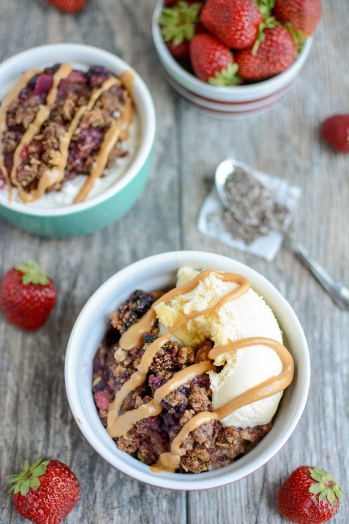 Vegetarian slow cooker fruit crisp