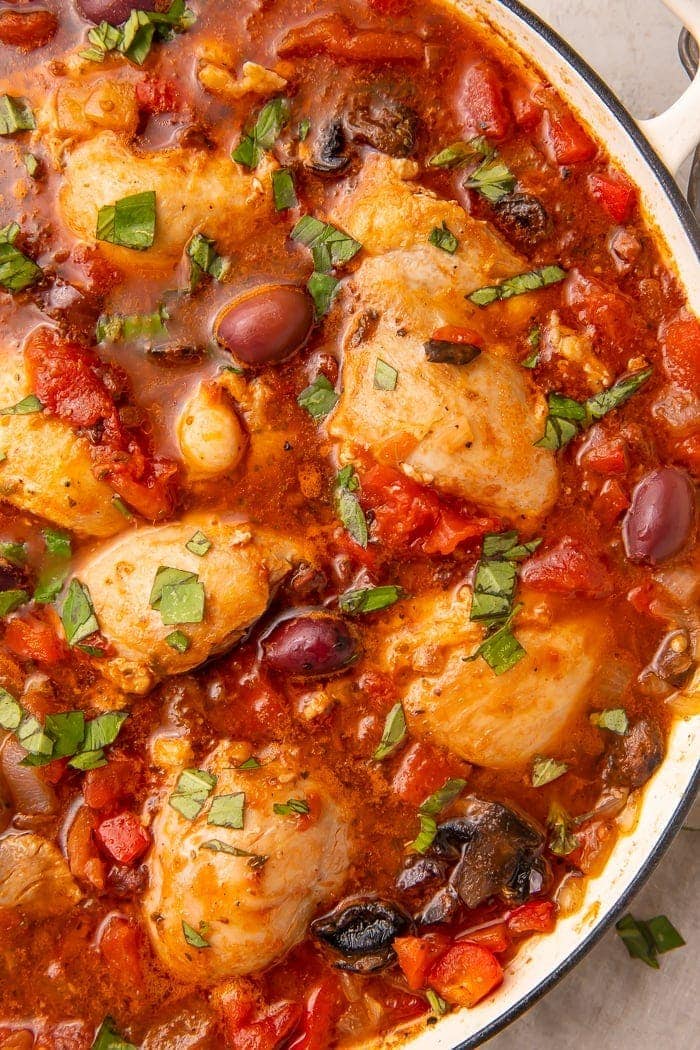 Pan of Whole30 chicken cacciatore