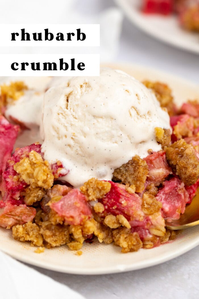 Pin graphic for rhubarb crumble