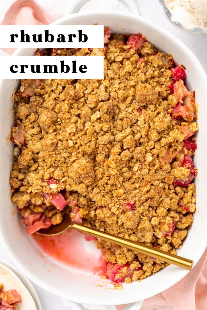 Pin graphic for rhubarb crumble