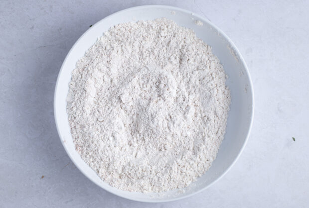 Flour mixture for gluten free fried chicken