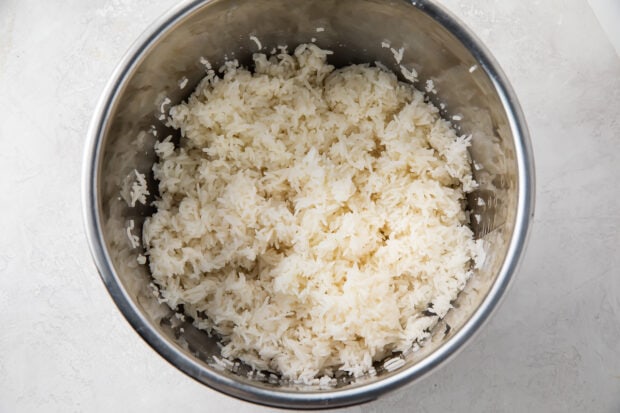 Fluffed rice in Instant Pot bowl