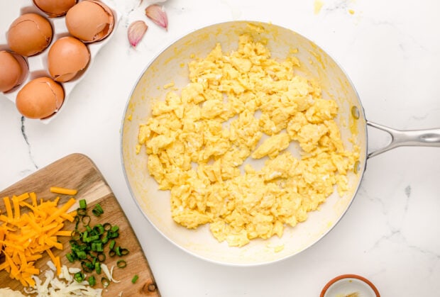 Scrambled eggs in skillet